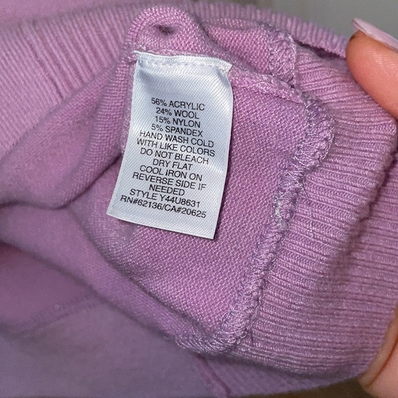 V NECK GUESS SWEATER - Picture 6 of 6